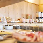 Koenigslinie Hotel 3*