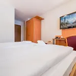 Koenigslinie 3*
