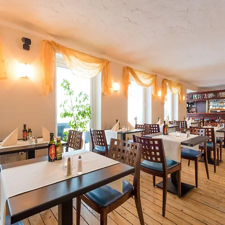 Hotel Koenigslinie 3*