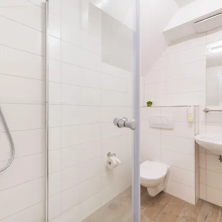 Koenigslinie فندق ساسنيتز