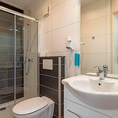 Hotel Koenigslinie 3*