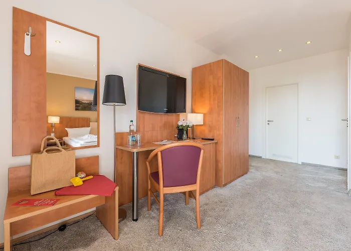 מלון Koenigslinie זאסניץ