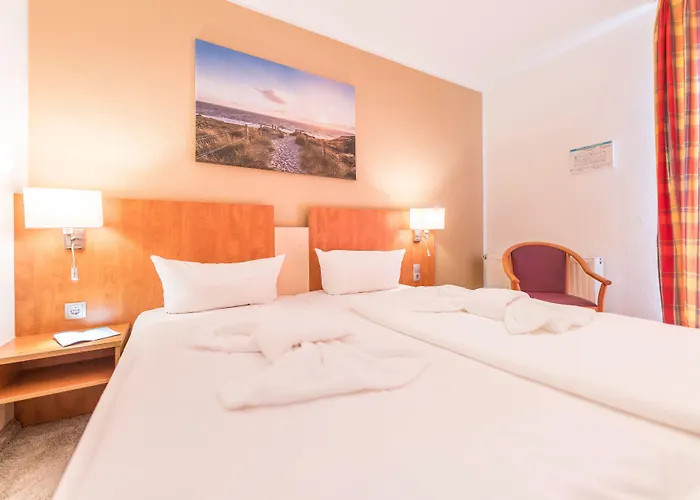 מלון Koenigslinie 3*