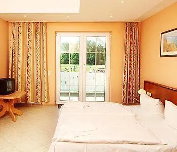 Otel Koenigslinie 3*