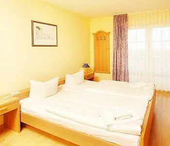 Otel Koenigslinie 3*